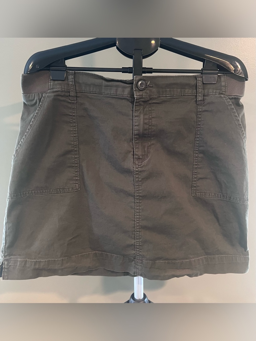 Lee Skort - Olive Green
